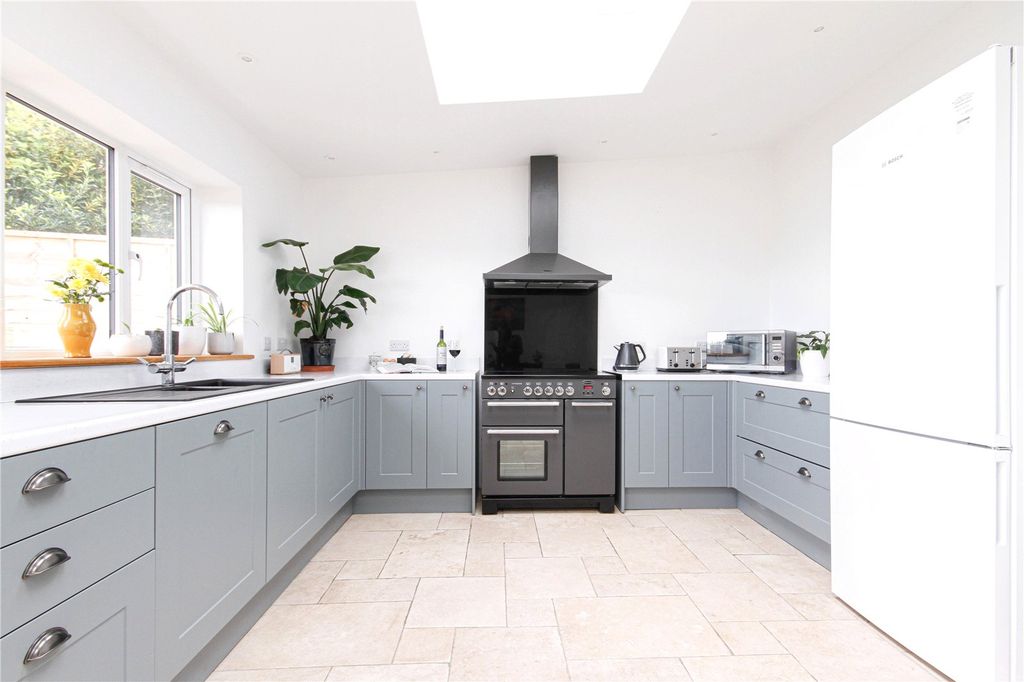 Property photo 3 of 38 Picture No. 01