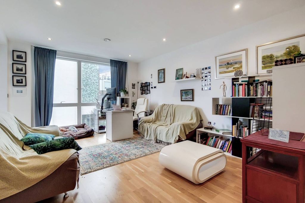 Property photo 3 of 10