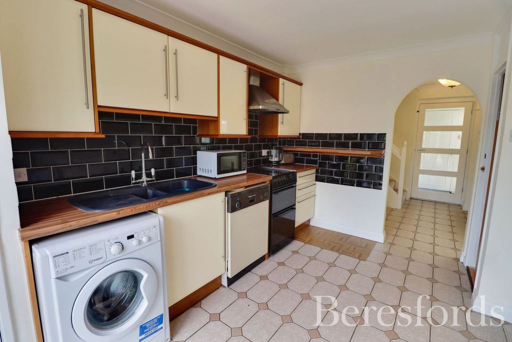 Property photo 3 of 15 Picture No. 02
