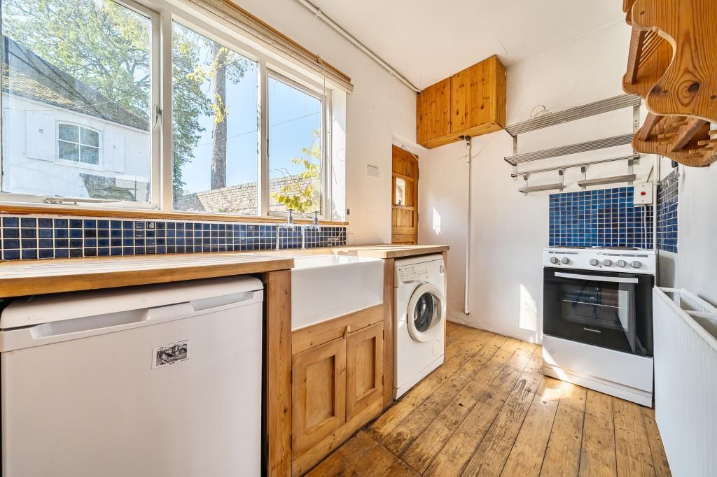 Property photo 3 of 9 Kitchen
