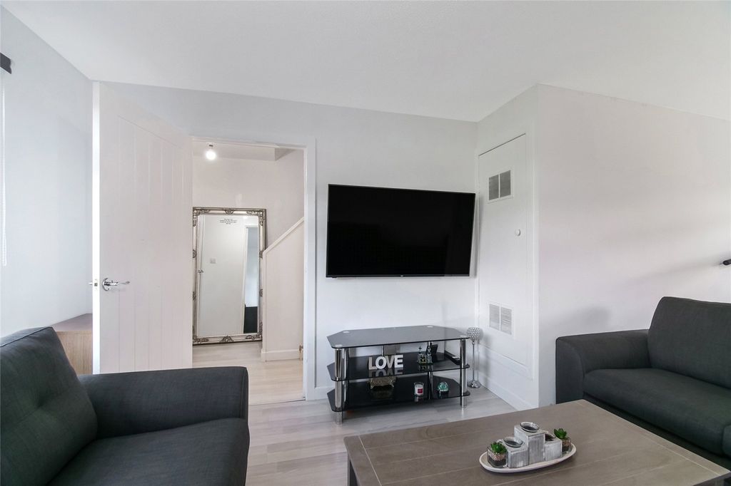Property photo 3 of 16 Picture No. 07