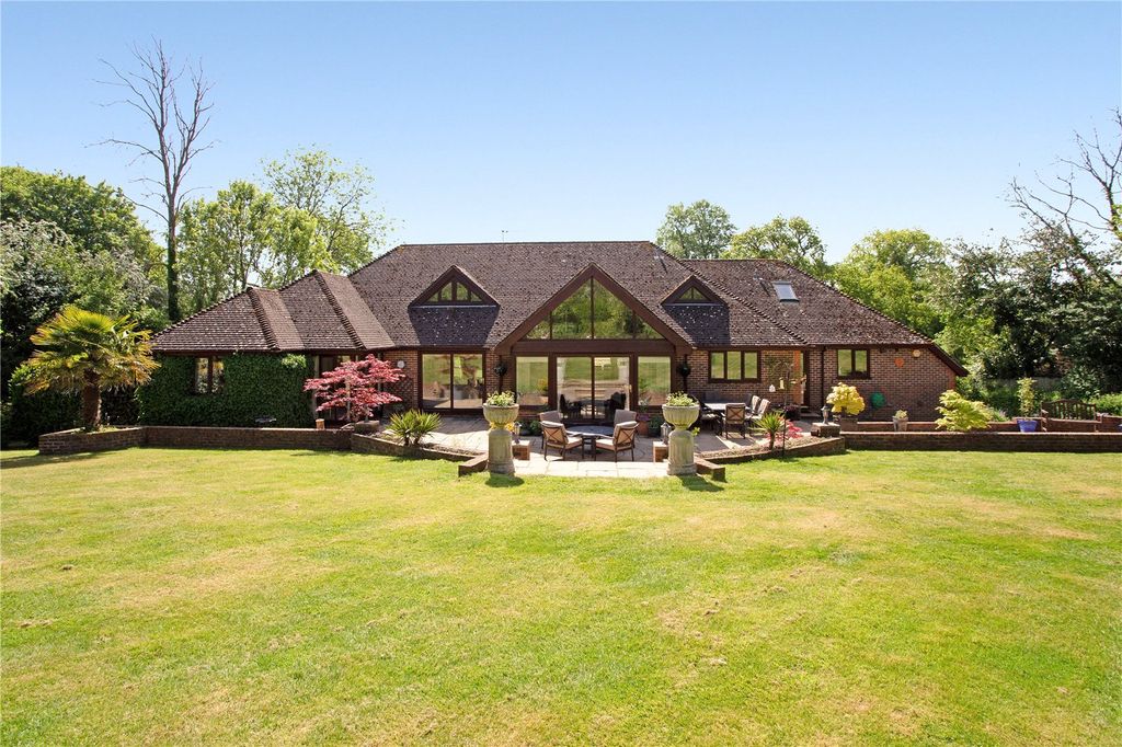 Property photo 2 of 11 Picture No. 24