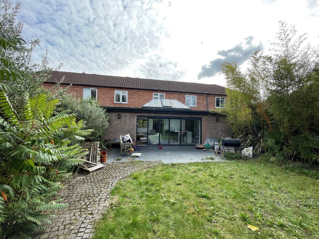 Property photo 1 of 25