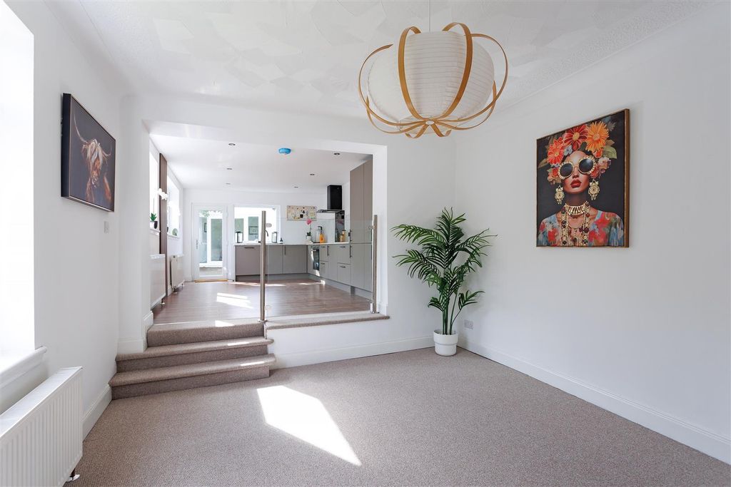 Property photo 2 of 32 13 Barony Rd 28.Jpg