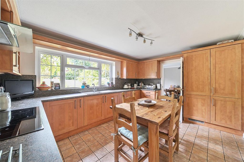 Property photo 2 of 18