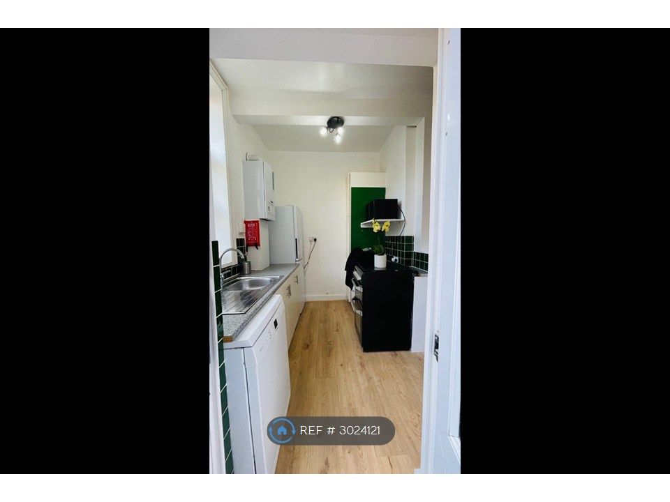 Property photo 2 of 14 Kitchen