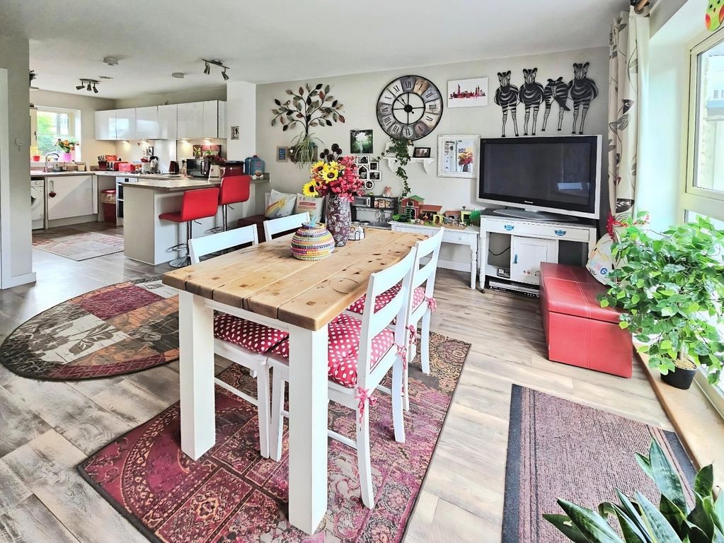 Property photo 3 of 22 Pbox-Img.Jpg