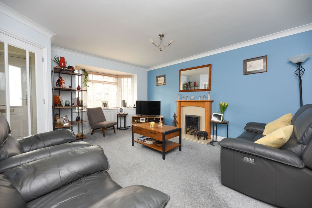 Property photo 2 of 20