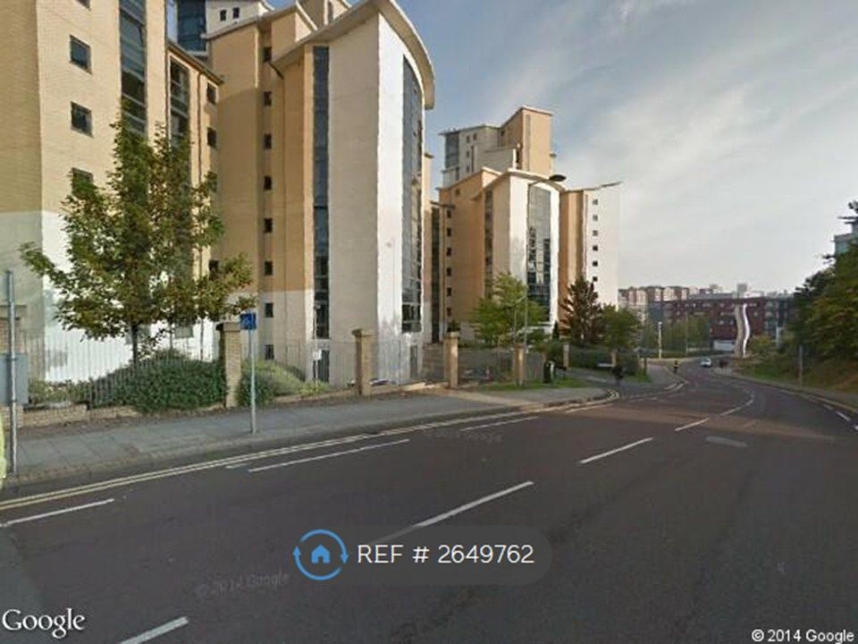 Property photo 3 of 14 Main Door