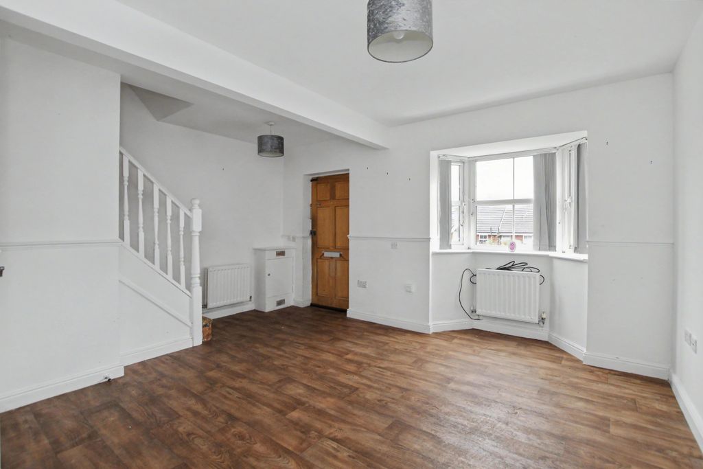 Property photo 3 of 17 12 St. Andrews Square, Stoke-On-Trent, St4 7Ga