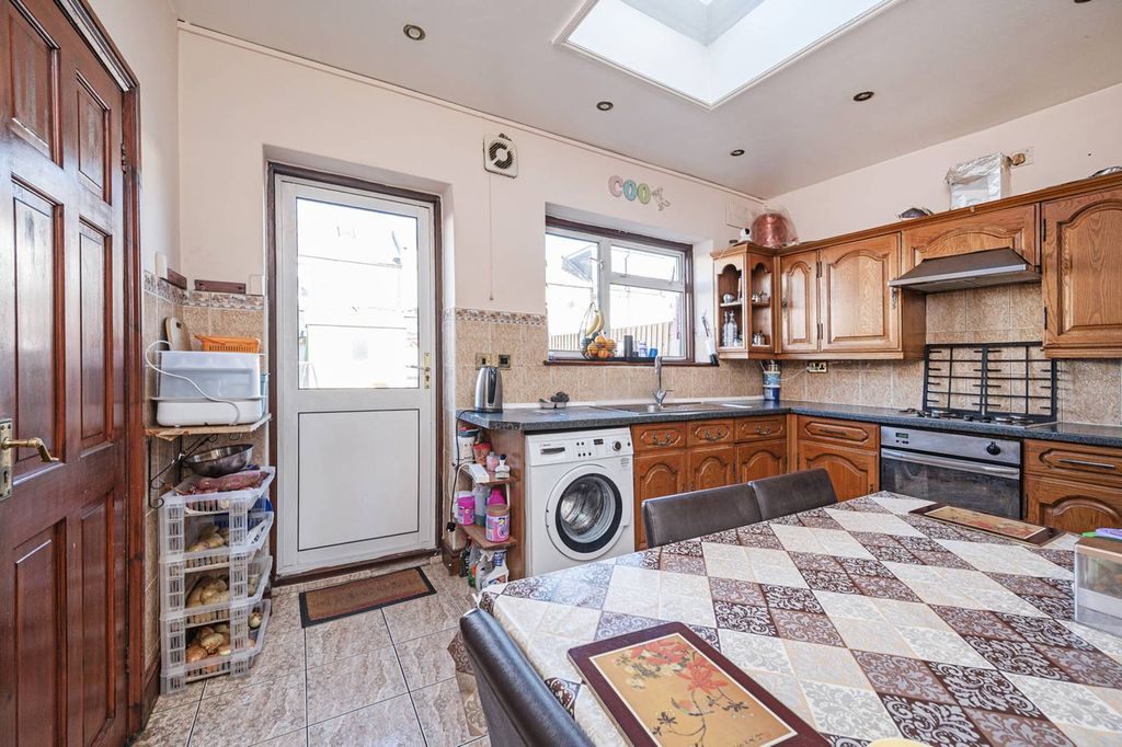 Property photo 3 of 14