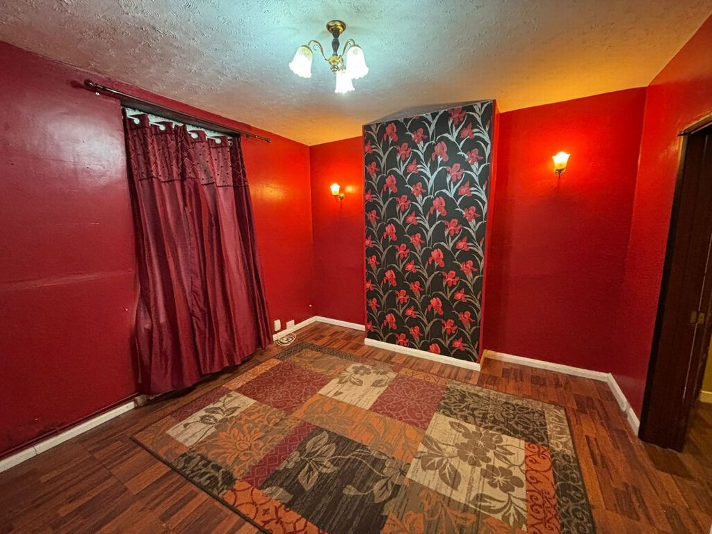 Property photo 2 of 11 Photo 1