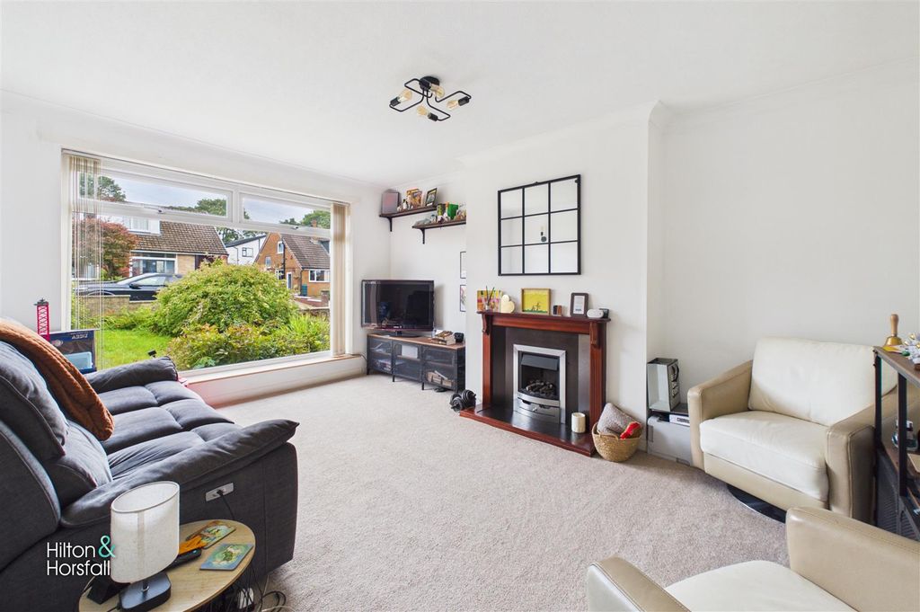 Property photo 2 of 11 Boulsworth Crescent