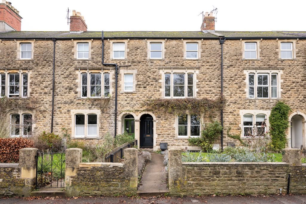 Property photo 1 of 35 323371 - A0Op6000008Exblmae_N44_Edit.Jpg