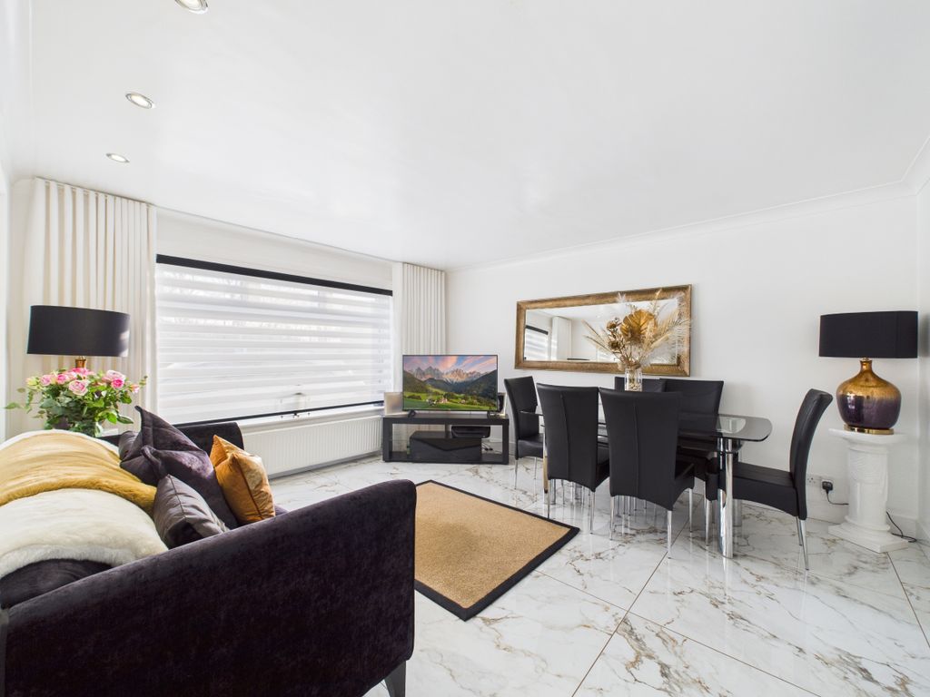 Property photo 2 of 26