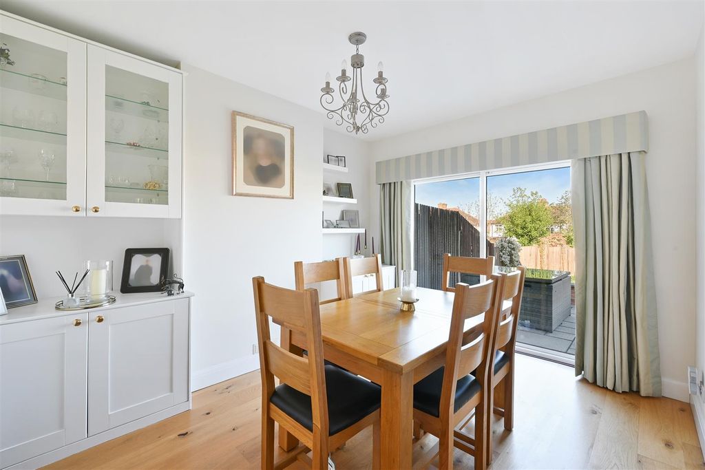 Property photo 3 of 27 Fromondes Road, 35 (9).Jpg