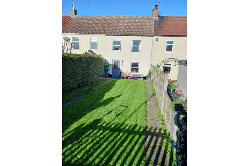 Property photo 2 of 19 Front Garden