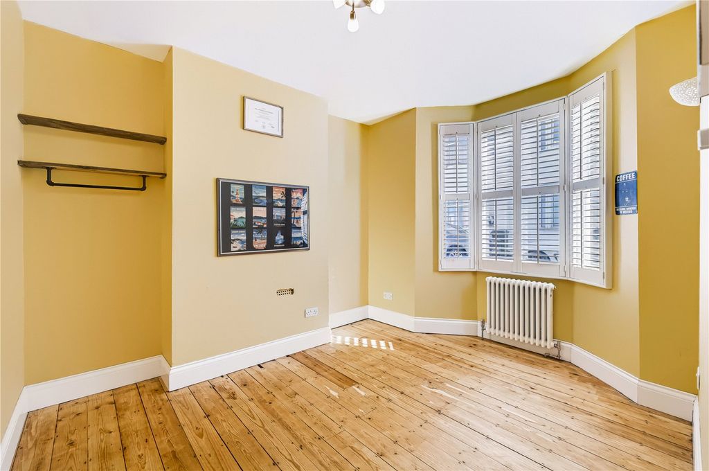 Property photo 2 of 18 Picture No. 07