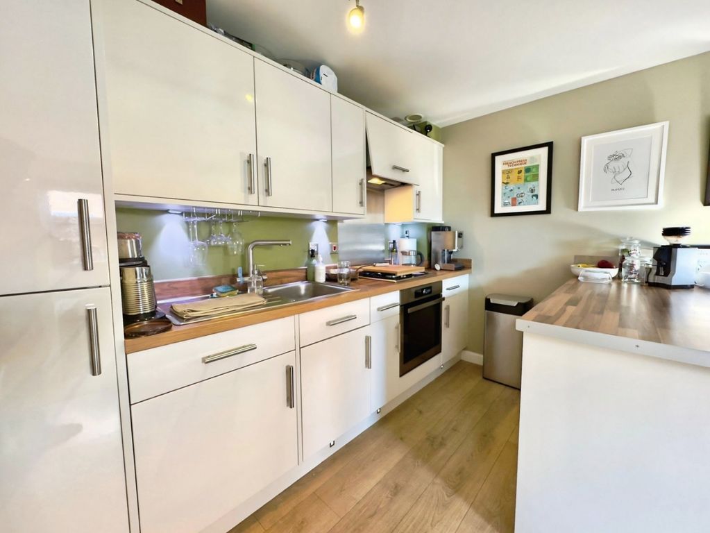 Property photo 1 of 17 4155700