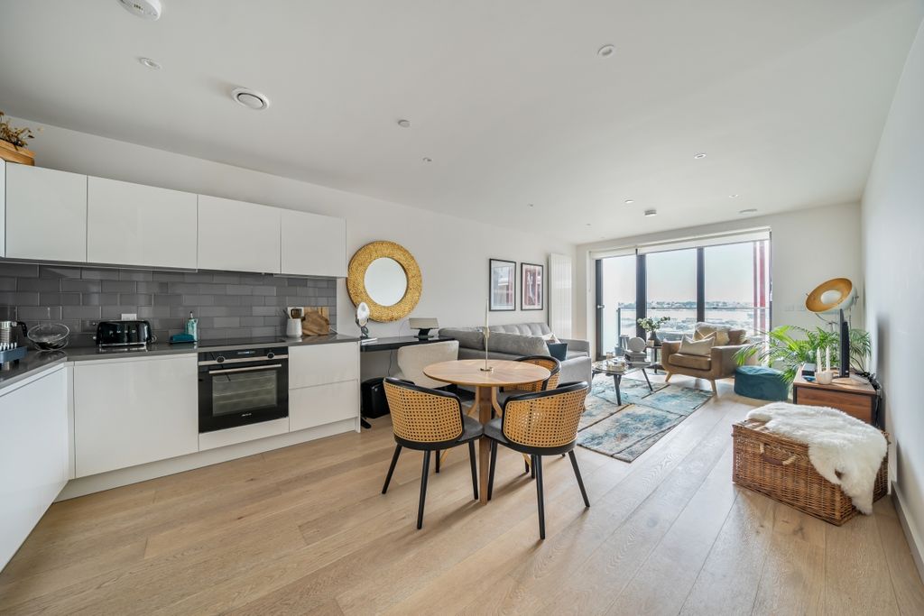 Property photo 1 of 22 1333375-9-6890E40...