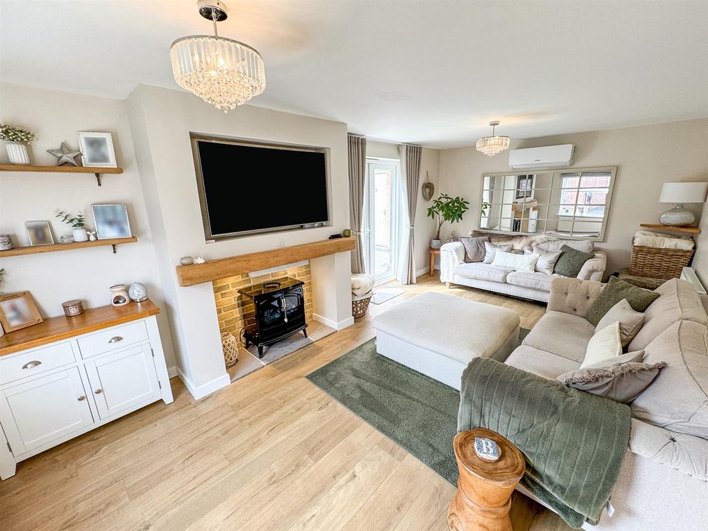 Property photo 2 of 42 Img_2289_1.Jpg