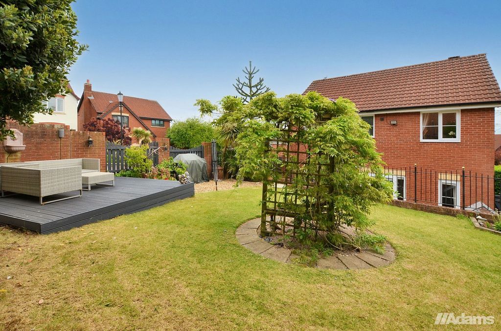 Property photo 1 of 33