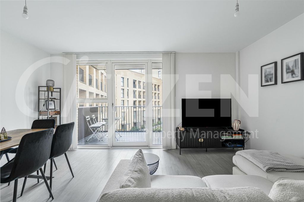 Property photo 1 of 25 Reception