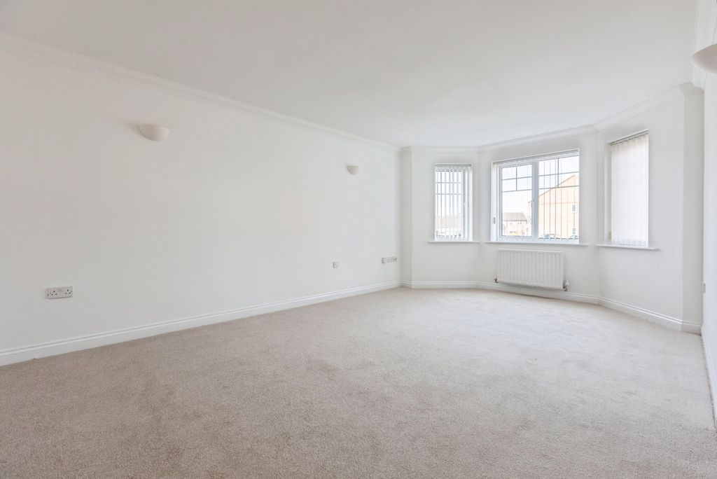 Property photo 2 of 18 Photo