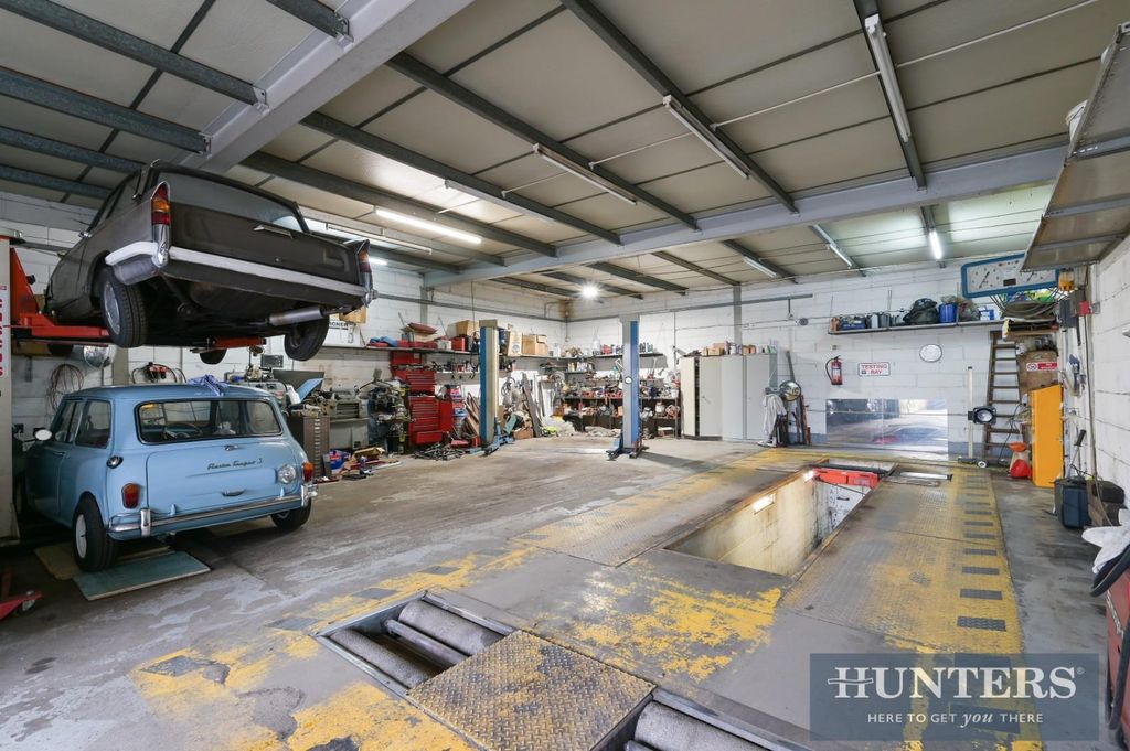 Property photo 1 of 8 Wellington Road, (1).Jpg