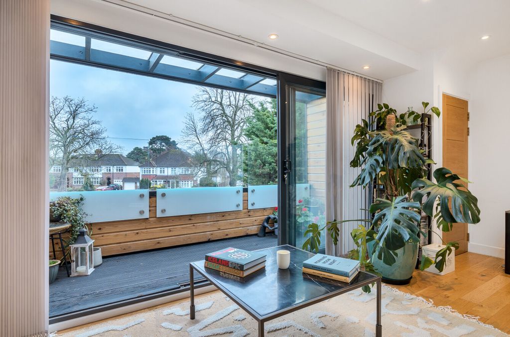 Property photo 1 of 17 1388161-20-694A50...