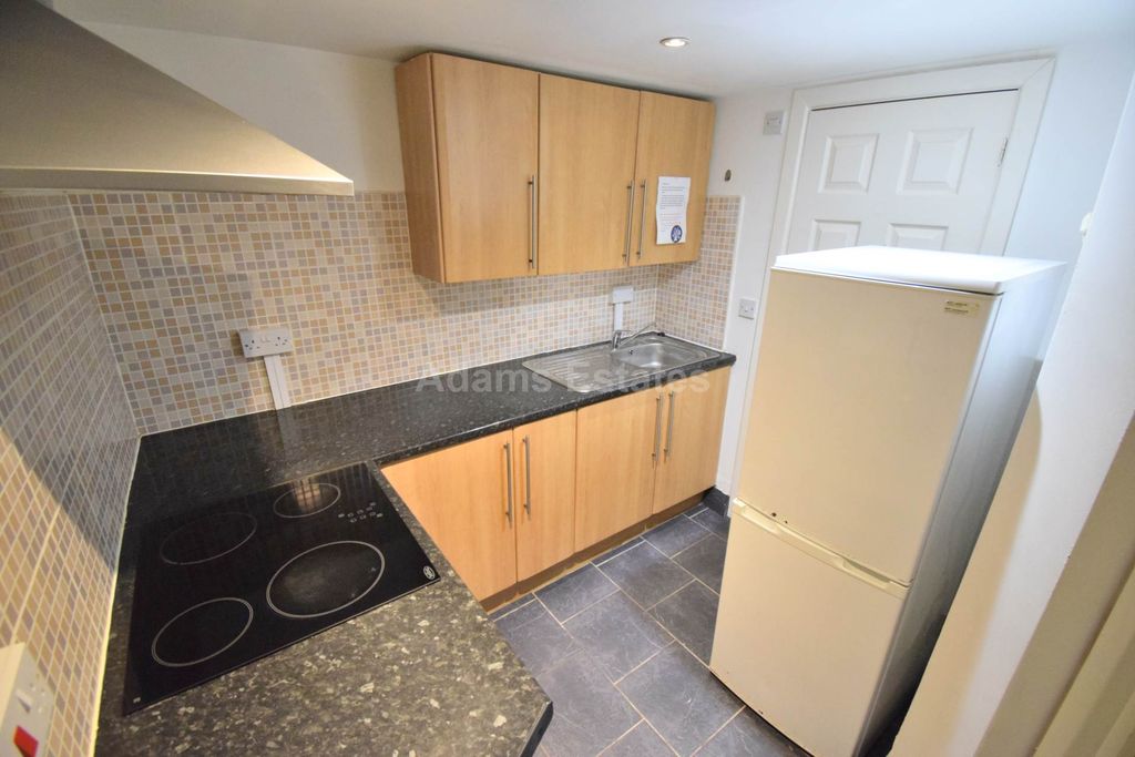 Property photo 3 of 6