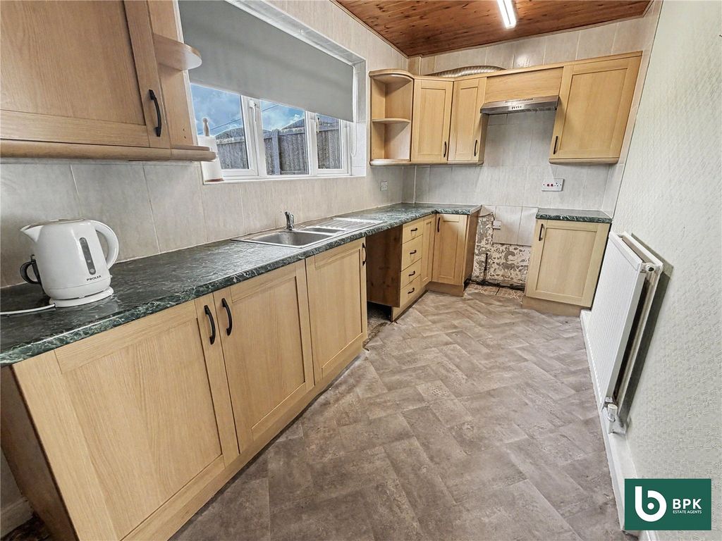 Property photo 3 of 11 Picture No. 01