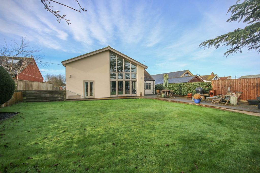 Property photo 1 of 31