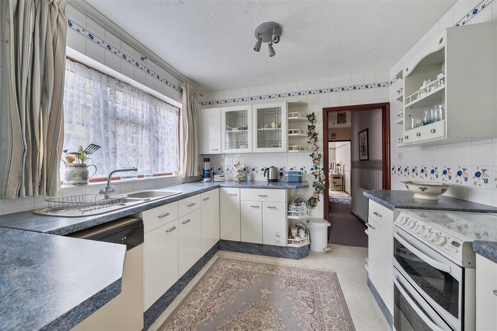 Property photo 2 of 12 Links Way -Kitchen.Jpg