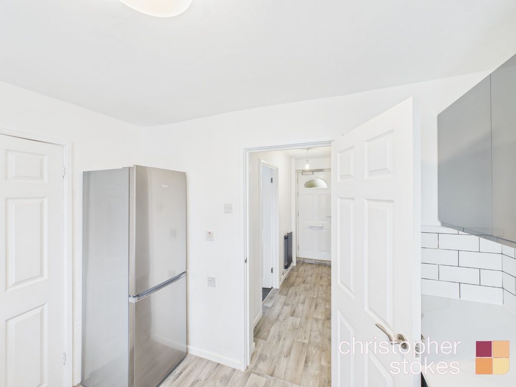 Property photo 3 of 13 4832902