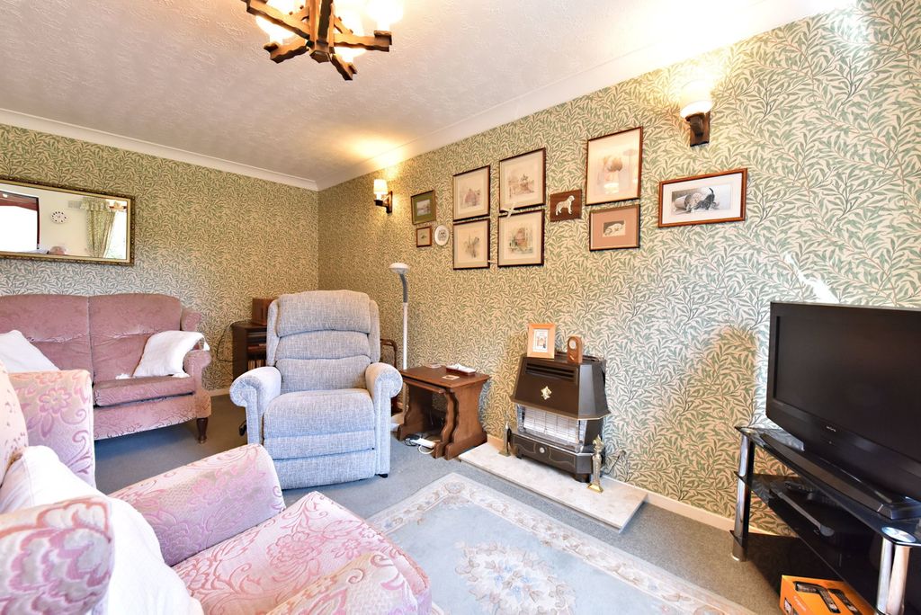 Property photo 3 of 11