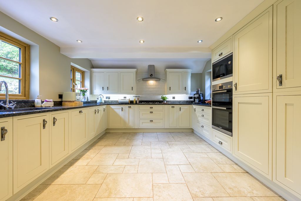 Property photo 3 of 55 Kitchen