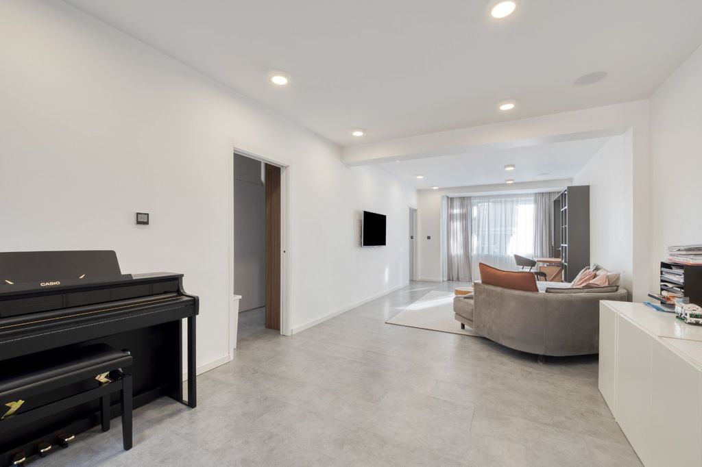 Property photo 3 of 34 Picture No. 10