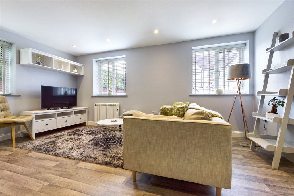 Property photo 3 of 10 Living Room