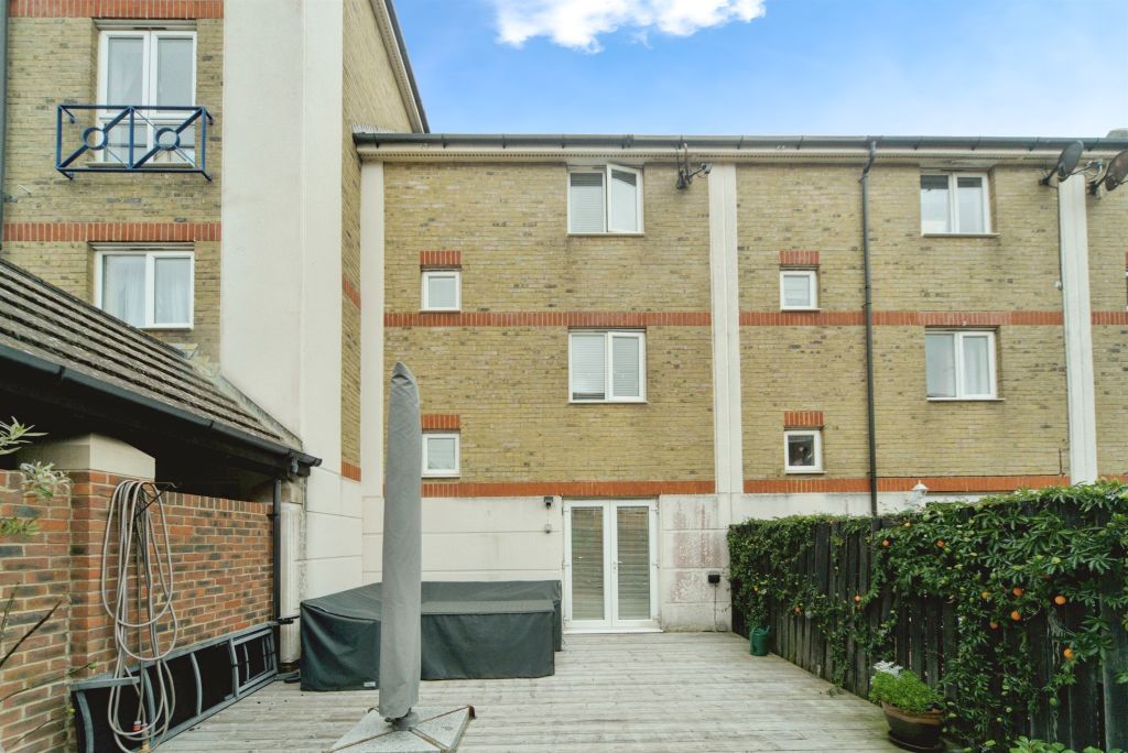 Property photo 2 of 18