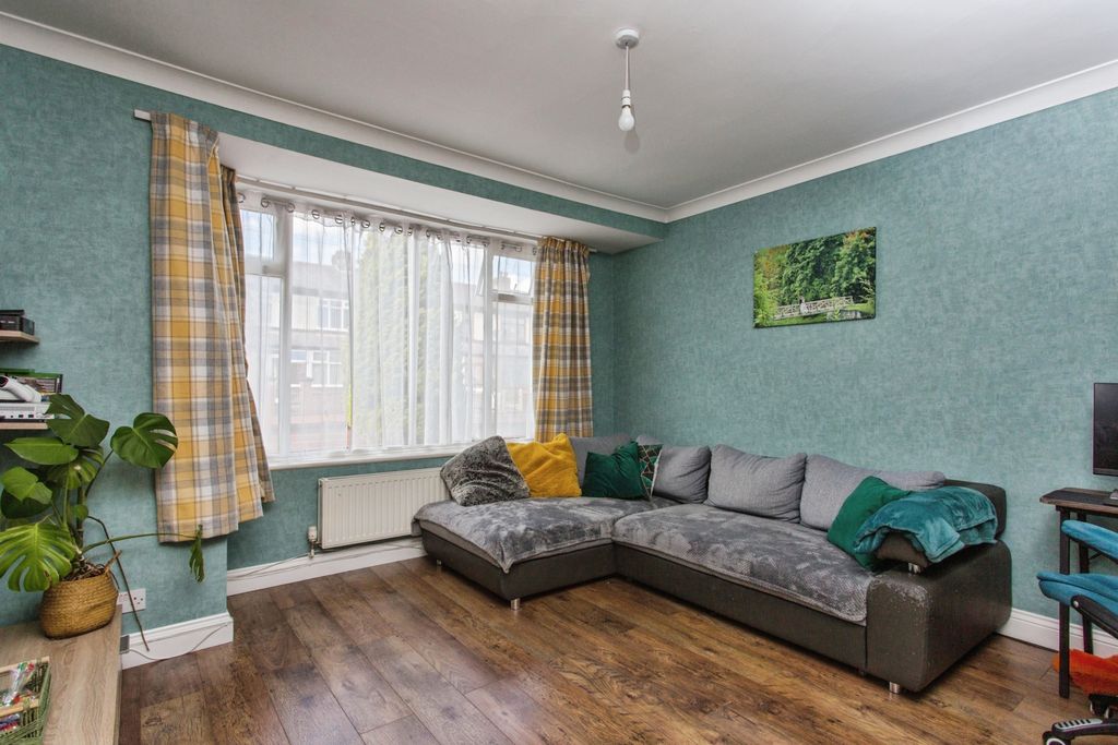 Property photo 2 of 15