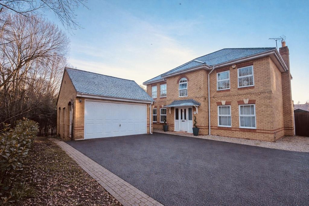 Property photo 1 of 23 Front (Exterior)