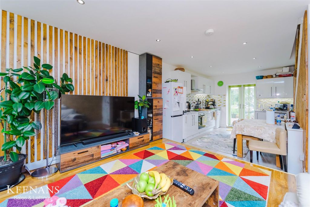 Property photo 3 of 28 11.Jpg
