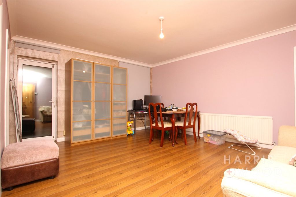 Property photo 2 of 8 Picture No. 44