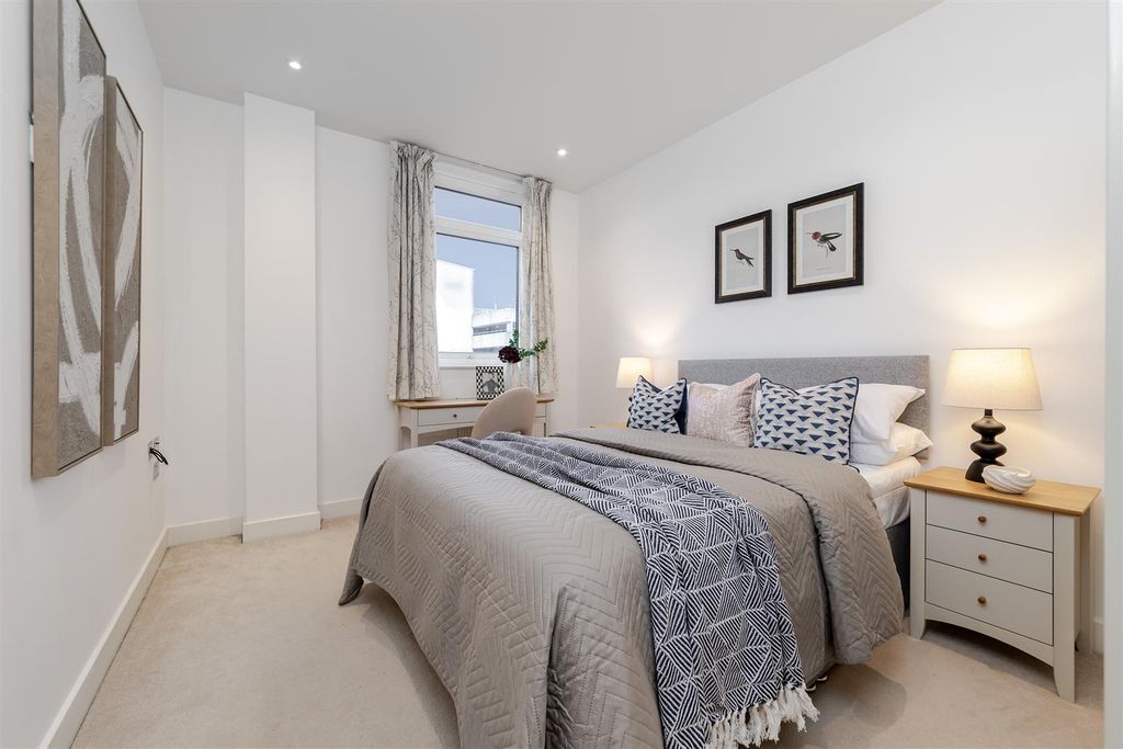 Property photo 3 of 17 26Ridgmontplaza-10.Jpg