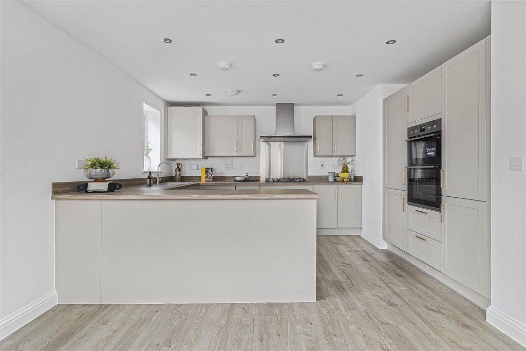 Property photo 3 of 25 25_65640.Jpg