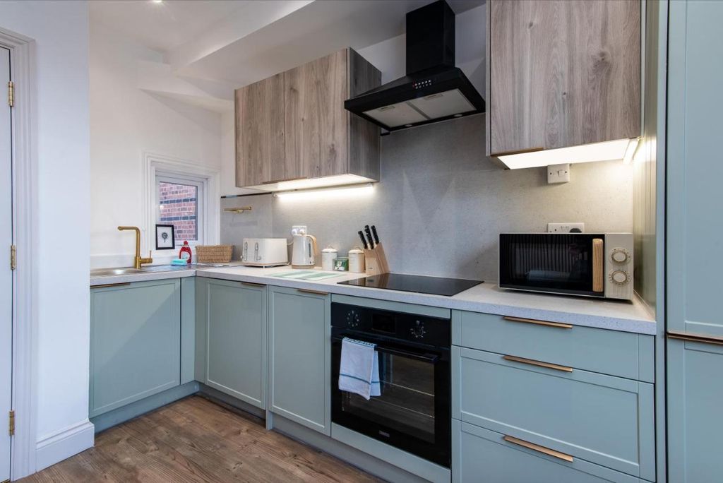 Property photo 1 of 6 644694600