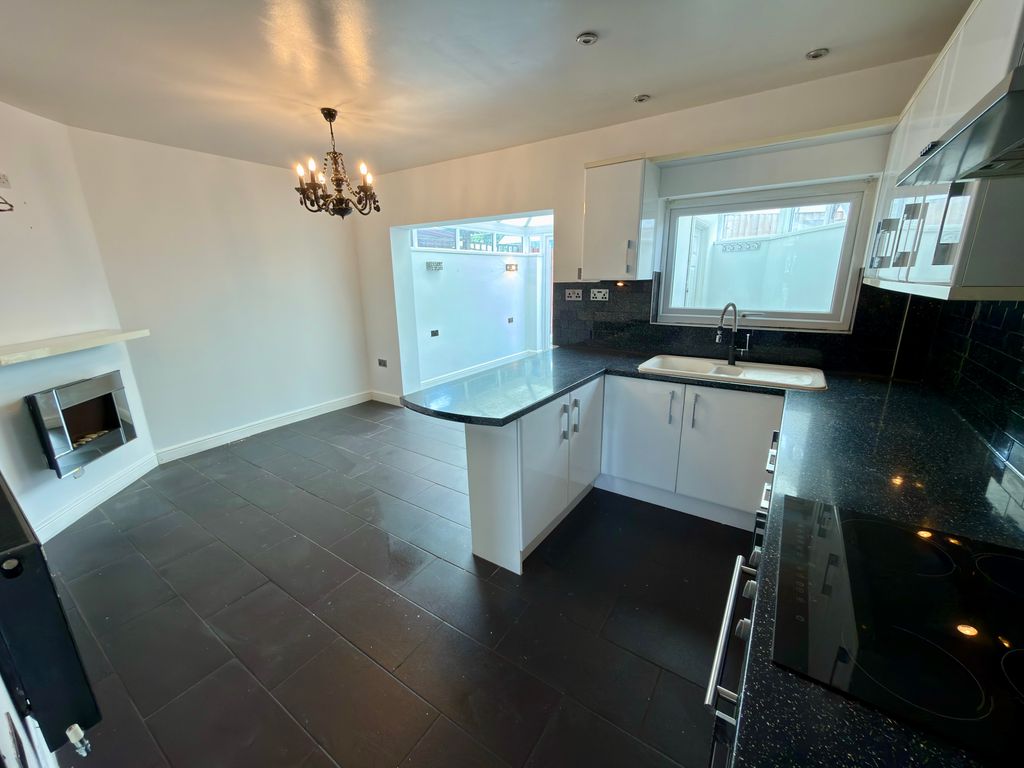 Property photo 3 of 17 Image