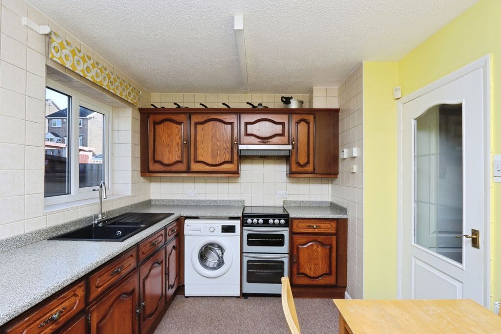 Property photo 2 of 17 Photo