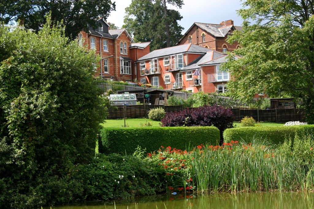 Property photo 2 of 12